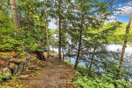 Bord de l'eau - 4 Ch. Léonard-Martin, Val-Des-Monts, QC - Outdoor With View