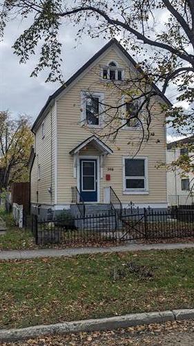 398 St John's AVE  Winnipeg, MB R2W 1H4