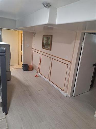 398 St John'S Ave, Winnipeg, MB - Indoor