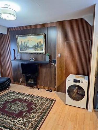 398 St John'S Ave, Winnipeg, MB - Indoor