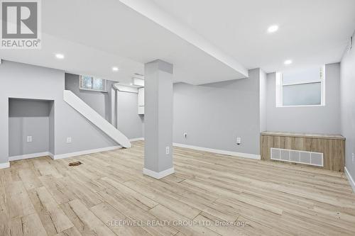 80 Fourth Avenue, Ottawa, ON - Indoor