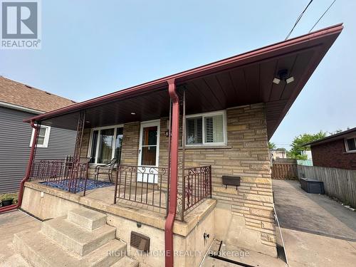 816 DUNN AVENUE N  Hamilton, ON L8H 6N2