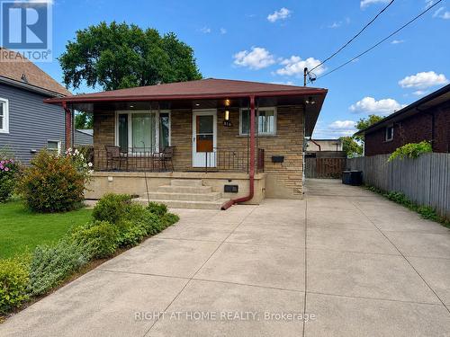 816 DUNN AVENUE N  Hamilton, ON L8H 6N2