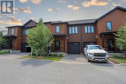 6 STONEHART LANE  Barrie, ON L4M 7E8