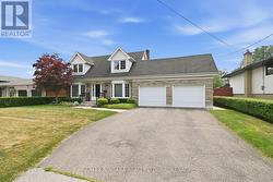 82 LAKESHORE ROAD  St. Catharines (Lakeport), ON L2N 2T5