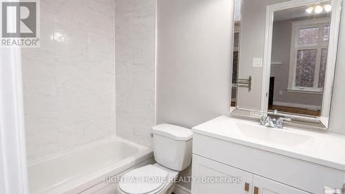 317 Queen Street S, Hamilton, ON - Indoor Photo Showing Bathroom