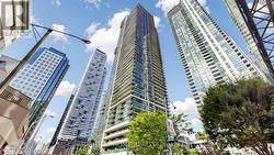 609 - 33 BAY STREET Toronto, ON M5J 2Z3