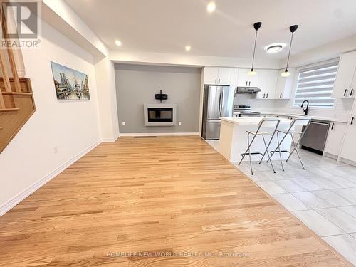 966 Cormorant Path, Pickering, ON - Indoor Photo Showing Kitchen With Stainless Steel Kitchen