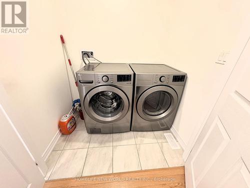 966 Cormorant Path, Pickering, ON - Indoor Photo Showing Laundry Room