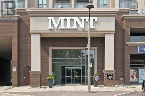 333 - 2486 OLD BRONTE ROAD  Oakville, ON L6M 0Y4