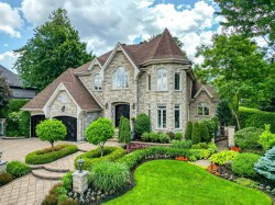 45 Rue de Rochebonne Blainville, QC J7B 1W9