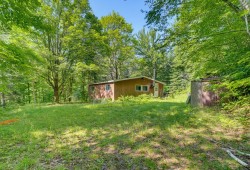 31 Ch. du Lac-Huot  Val-Des-Monts, QC J8N 1E4
