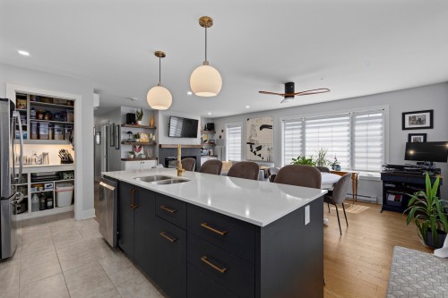 Cuisine - 201-426 Rue Main, Hudson, QC - Indoor Photo Showing Kitchen With Double Sink