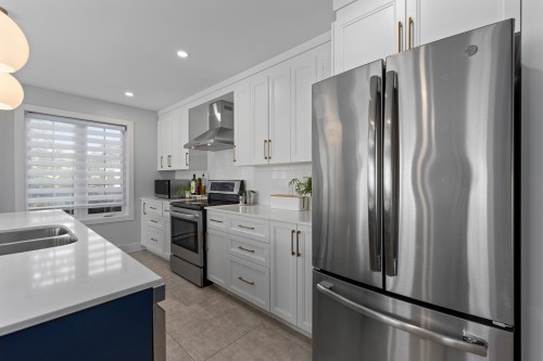 Cuisine - 201-426 Rue Main, Hudson, QC - Indoor Photo Showing Kitchen With Double Sink With Upgraded Kitchen
