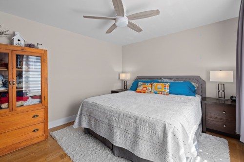 Chambre à coucher principale - 201-426 Rue Main, Hudson, QC - Indoor Photo Showing Bedroom