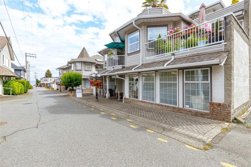 #202-9844 Croft St, Chemainus, BC - Outdoor With Balcony