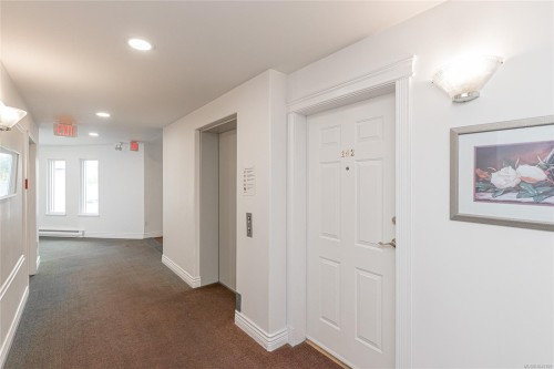 #202-9844 Croft St, Chemainus, BC - Indoor Photo Showing Other Room