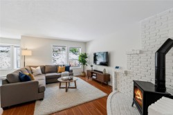 1018 Benvenuto Ave Central Saanich, BC V8M 1A1