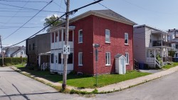 97  - 99 7e Avenue Shawinigan, QC G9T 2A5