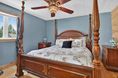 Chambre à coucher - 560 Ch. Tétreault, Westbury, QC - Indoor Photo Showing Bedroom