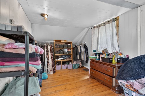 Chambre à coucher - 560 Ch. Tétreault, Westbury, QC - Indoor With Storage