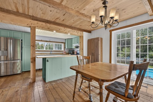 Salle à manger - 560 Ch. Tétreault, Westbury, QC - Indoor Photo Showing Dining Room