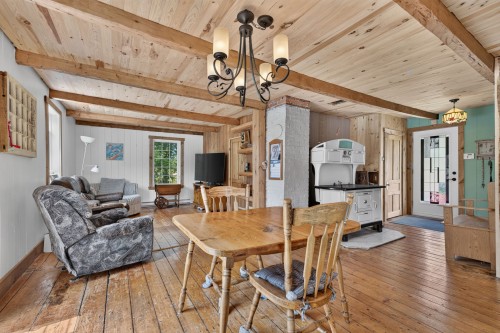 Salle à manger - 560 Ch. Tétreault, Westbury, QC - Indoor Photo Showing Dining Room