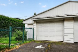 Garage - 