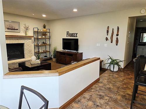 106 River Dr, Selkirk, MB - Indoor With Fireplace