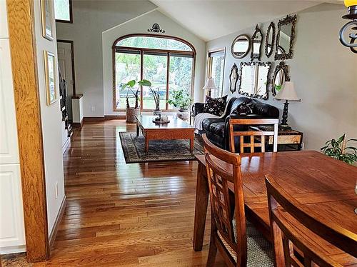 106 River Dr, Selkirk, MB - Indoor