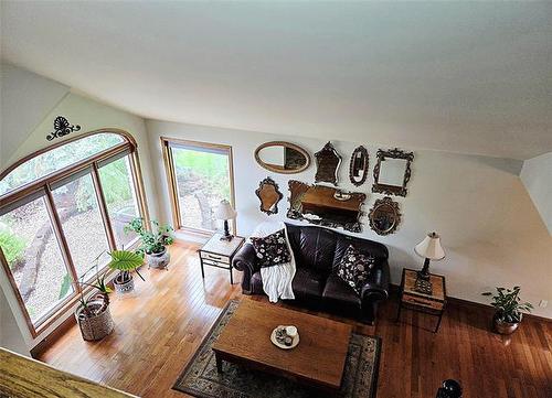 106 River Dr, Selkirk, MB - Indoor