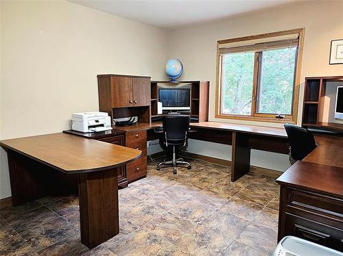 106 River Dr, Selkirk, MB - Indoor Photo Showing Office