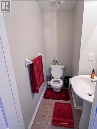 7 Biddens Square, Brampton, ON - Indoor Photo Showing Bathroom