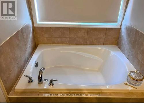 7 Biddens Square, Brampton, ON - Indoor Photo Showing Bathroom