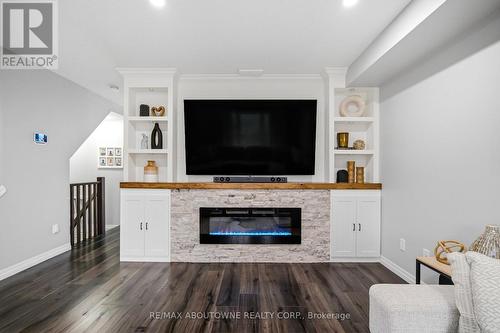 38 - 750 Lawrence Street, Cambridge, ON - Indoor Photo Showing Living Room With Fireplace