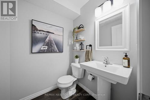 38 - 750 Lawrence Street, Cambridge, ON - Indoor Photo Showing Bathroom