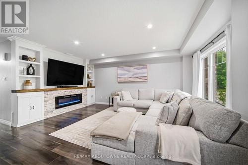 38 - 750 Lawrence Street, Cambridge, ON - Indoor Photo Showing Living Room With Fireplace