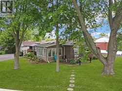 11 KING STREET Fort Erie (Lakeshore), ON L2A 3Z3