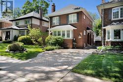 428 BRIAR HILL AVENUE Toronto, ON M5N 1M7