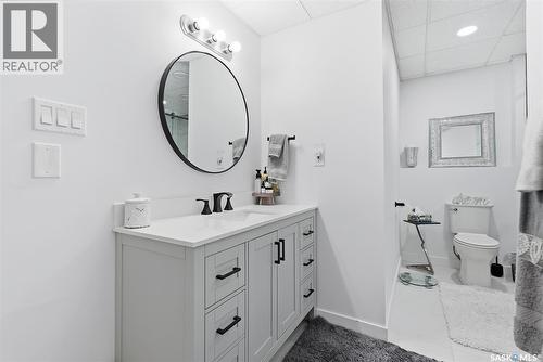 727 1St Avenue N, Warman, SK - Indoor Photo Showing Bathroom