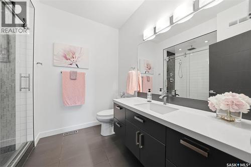727 1St Avenue N, Warman, SK - Indoor Photo Showing Bathroom