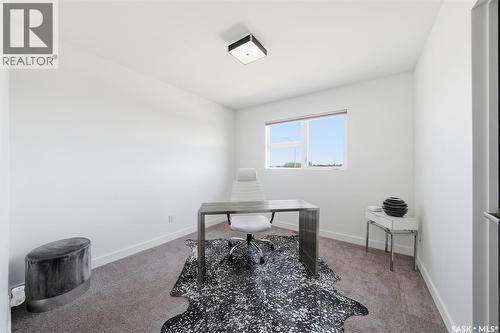 727 1St Avenue N, Warman, SK - Indoor Photo Showing Office