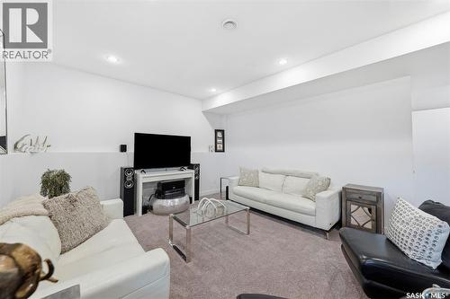 727 1St Avenue N, Warman, SK - Indoor Photo Showing Living Room