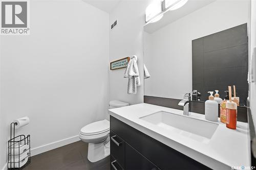 727 1St Avenue N, Warman, SK - Indoor Photo Showing Bathroom