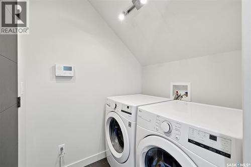 727 1St Avenue N, Warman, SK - Indoor Photo Showing Laundry Room