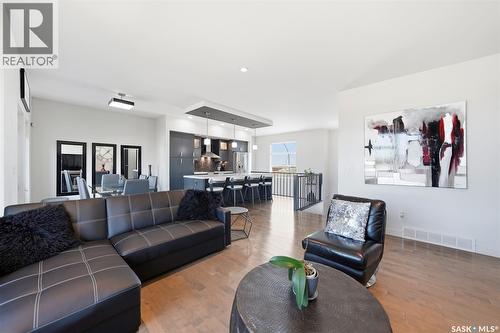 727 1St Avenue N, Warman, SK - Indoor Photo Showing Living Room