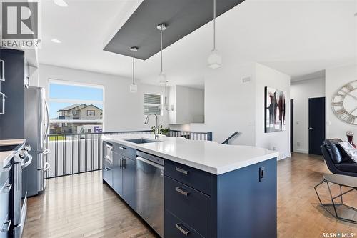 727 1St Avenue N, Warman, SK - Indoor Photo Showing Kitchen With Stainless Steel Kitchen With Upgraded Kitchen