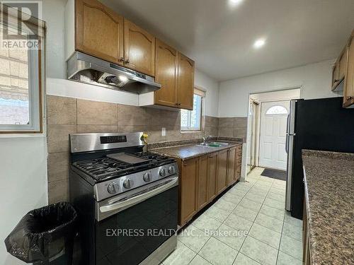 220 John Tabor Trail, Toronto, ON - Indoor Photo Showing Kitchen