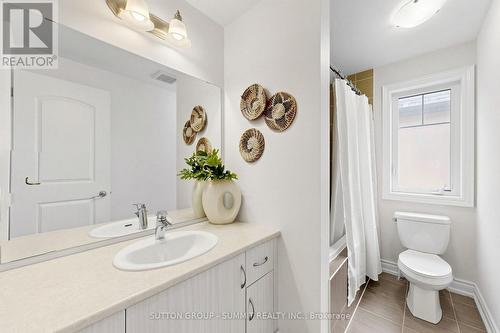 33 Kettle Valley Trail, King, ON - Indoor Photo Showing Bathroom