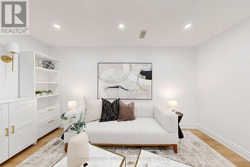 33 Kettle Valley Trail, King, ON - Indoor Photo Showing Bedroom